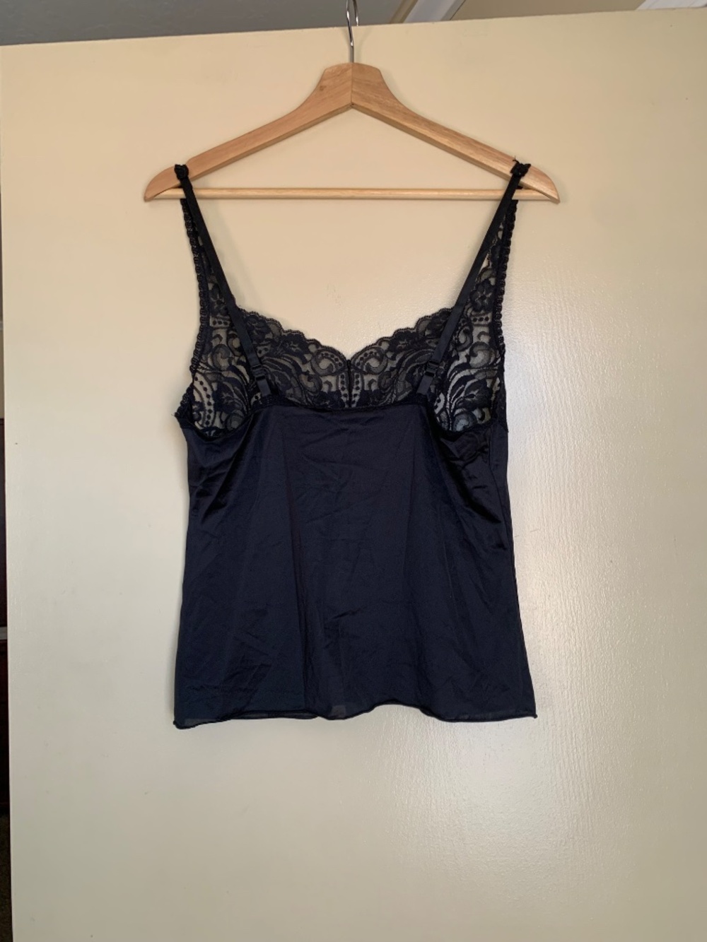 Vanity Fair Black Lace Camisole Tank Top Sz. 34/40 Y2K Made in USA - Picture 9 of 10